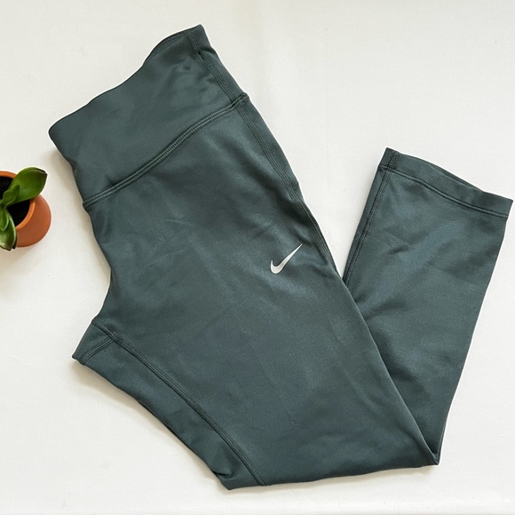 Nike Pants - Nike Women's Epic Run Tight Fit Green Crop Pants (872066-392) Size Small